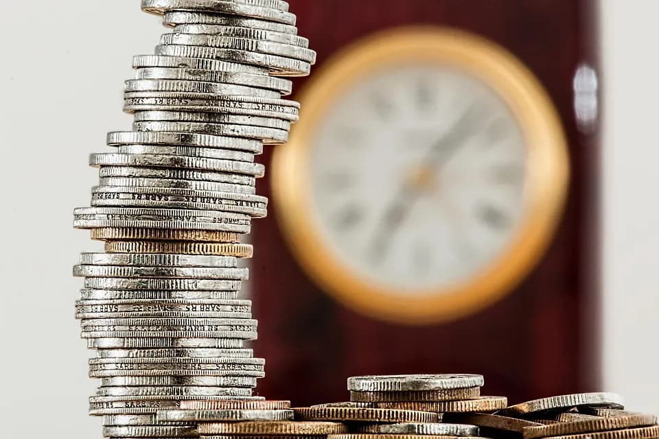 Metas financeiras possíveis: como começar a guardar mesmo ganhando pouco